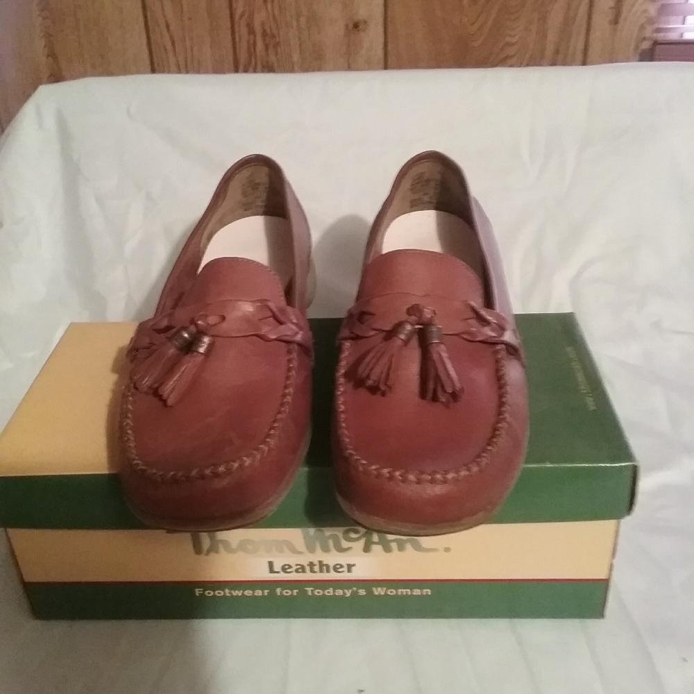 Shoes lofers 9 wide.